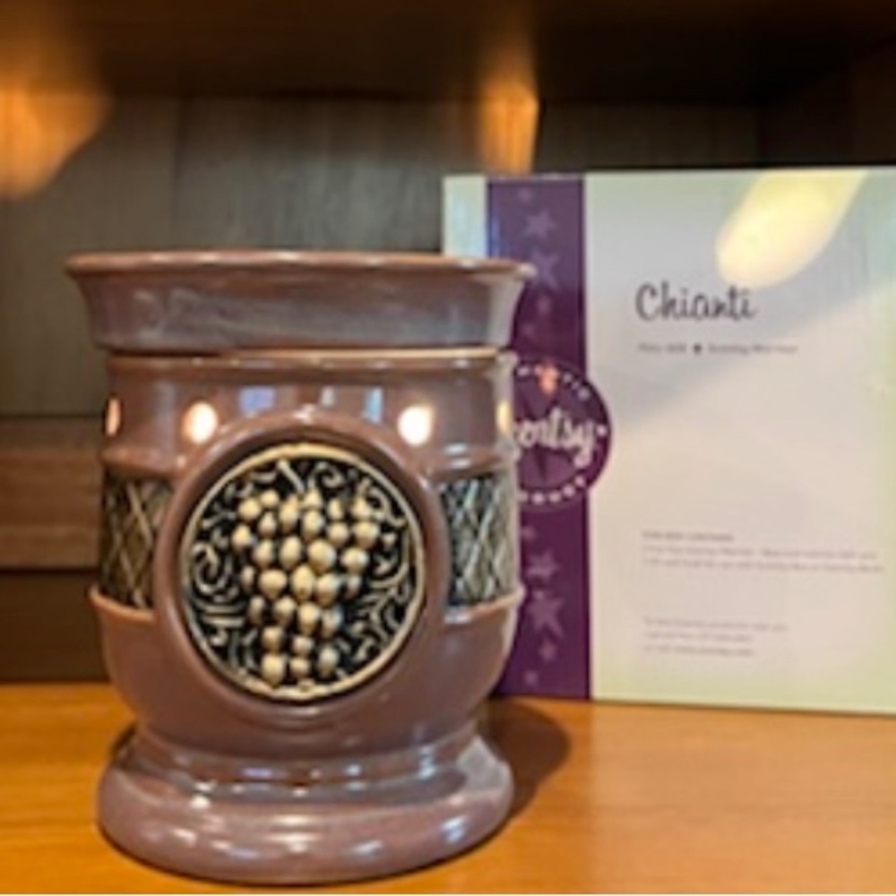 Scentsy Chianti Retired Full Size Warmer New in Box